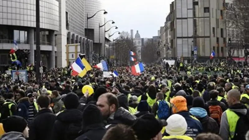Более 30 тысяч человек участвуют в протестах "желтых жилетов"