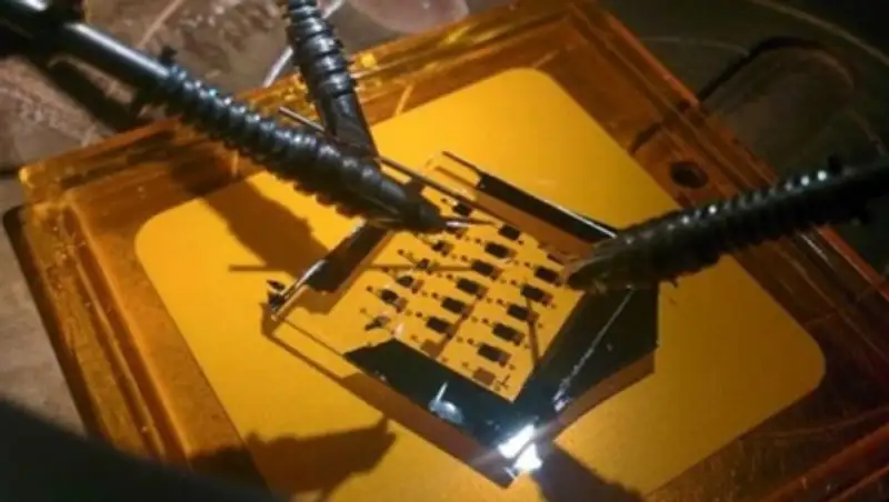 Английский школьник перевернул мир транзисторов