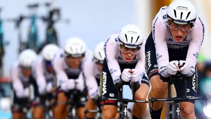 «Астана» протестировала ведущих гонщиков пелотона на 4-м этапе «Вуэльты»