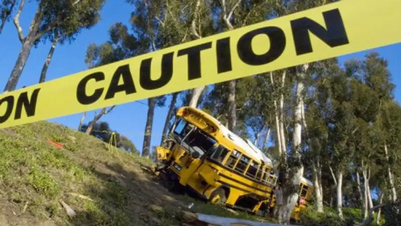 В Техасе перевернулся школьный автобус, пострадали 12 человек