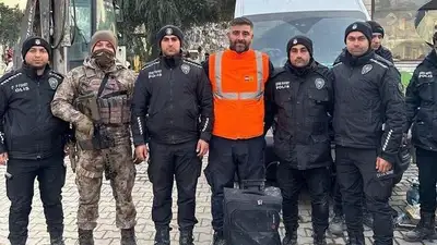 турецкий спасатель нашел 4 млн фальшивых долларов