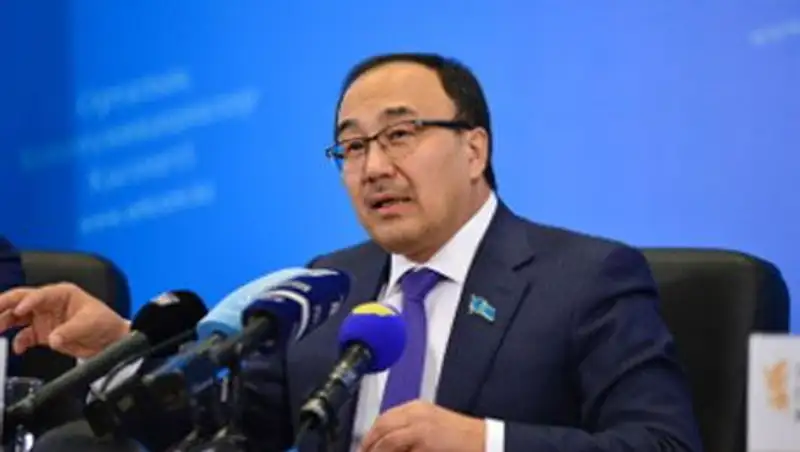 Математик М.Отелбаев ждет признания решенной, как он считает, задачи тысячелетия