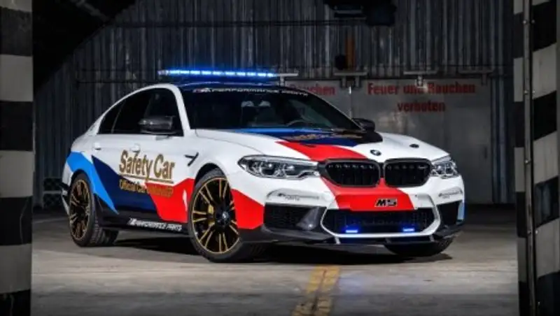 Новый BMW M5 стал автомобилем безопасности гоночной серии MotoGP