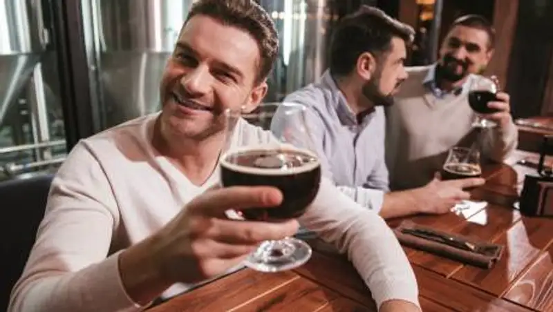 Определены самые "пьющие" профессии