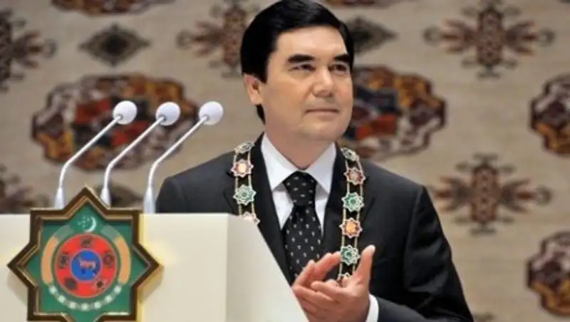 Президент Туркменистана распустил правительство