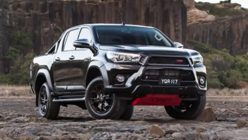 Пикап Toyota Hilux получит хардкорную версию