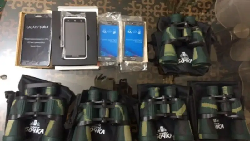 На казахстанско-узбекской границе пресечен перевоз партии спиртных напитков и гаджетов