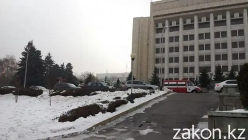 Мужчину, угрожавшего взорвать акимат Алматы, приговорили к 5 годам лишения свободы