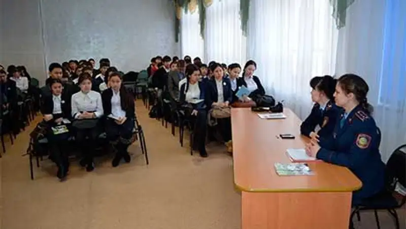 Петропавловские полицейские проводят шок-уроки для школьников 