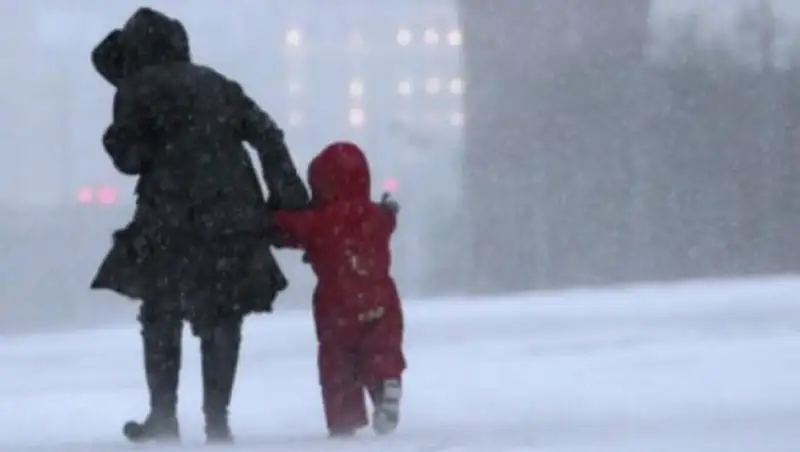 В школах Костаная и Усть-Каменогорска из-за мороза отменены занятия
