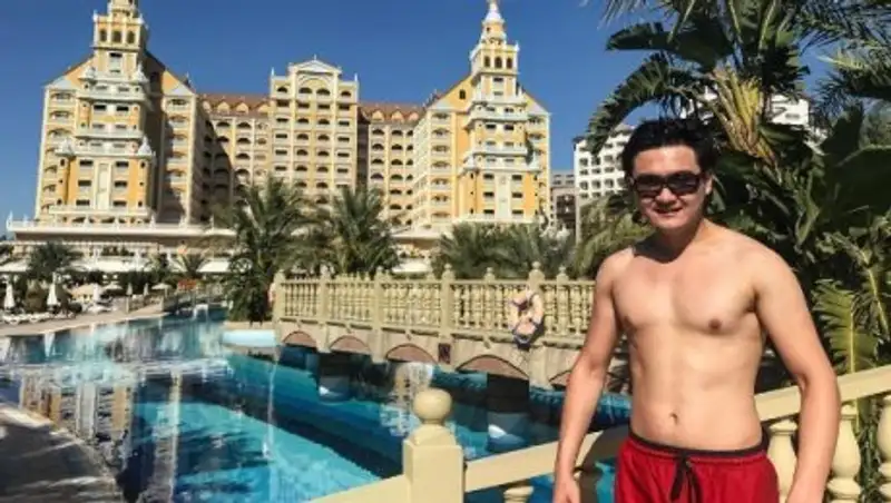 Где Торегали Тореали проводит свой медовый месяц