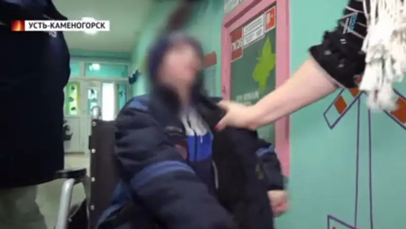 Устькаменогорцы несут подарки детям, которых нашли на улице