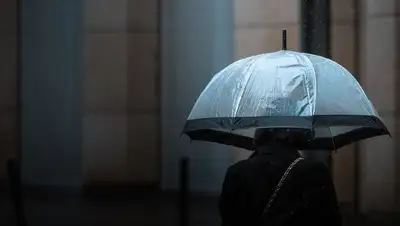 Дождь, зонт , фото - Новости Zakon.kz от 22.04.2022 12:12