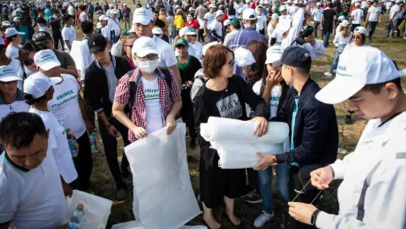 Свыше 16 тонн мусора собрали в ходе экоакции #Birge #TazaQazaqstan