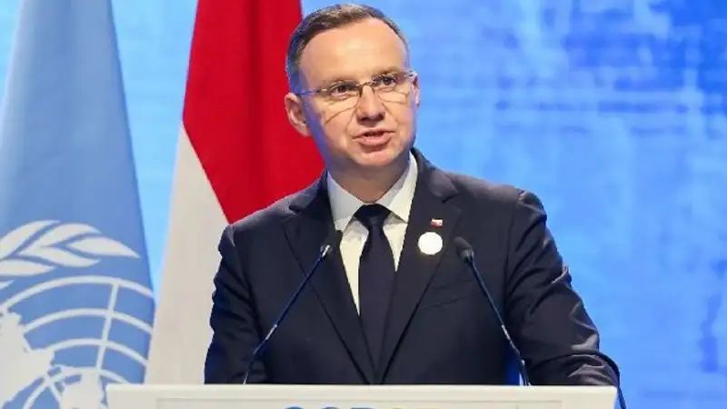 Ситуация в Украине: Дуда ждет "американский зонт безопасности", в каком случае Лукашенко готов воевать за РФ