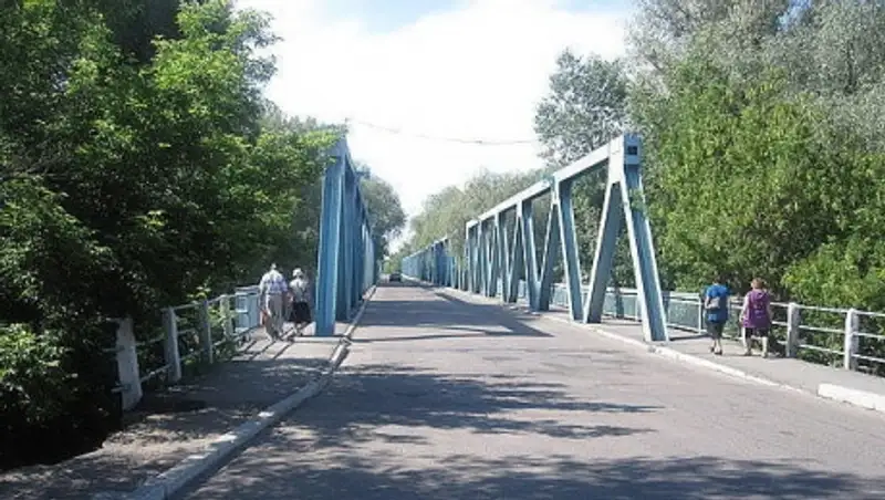 Семейский мост на острове Полковничий стал опасным для жизни