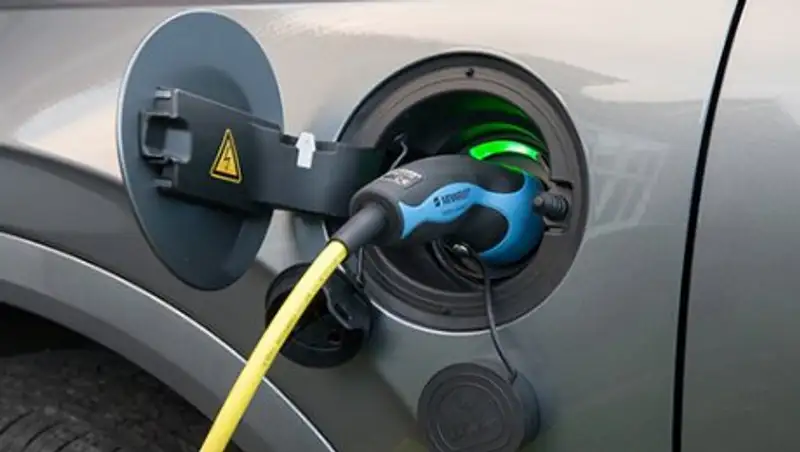 Китайский стартап получил миллиард долларов на электромобили