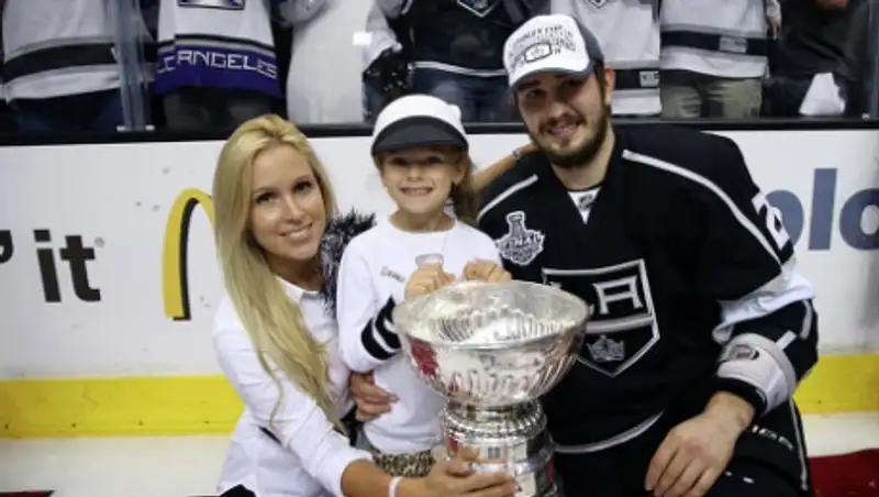 Жена хоккеиста Вячеслава Войнова не хочет давать показания против него в суде