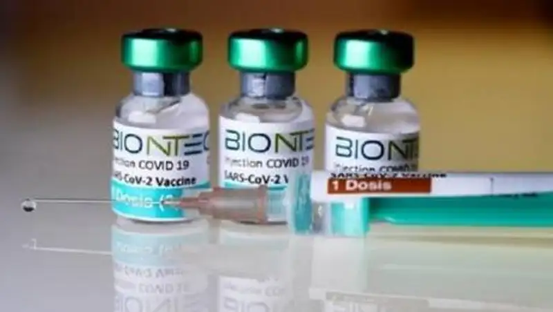 BioNTech готова за шесть недель создать вакцину от нового типа COVID-19