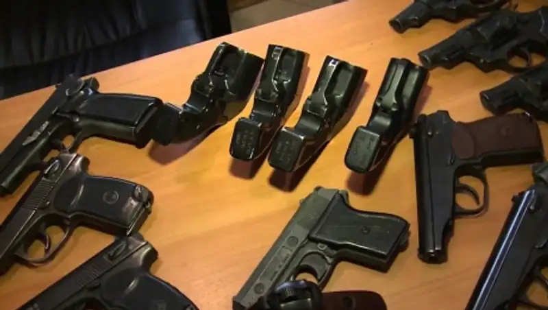Полицейские СКО призывают граждан активнее сдавать оружие