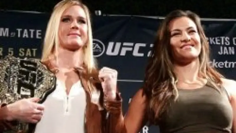 Холли Холм просит Мишу Тейт дать ей шанс