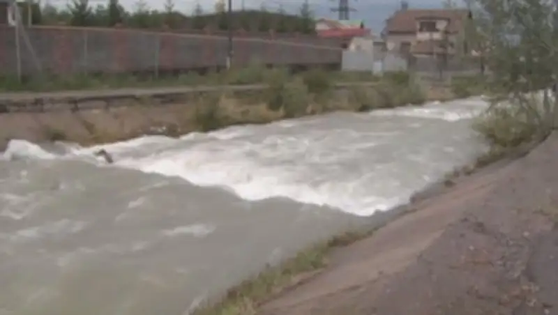 В Алматы устраняют последствия ливневых дождей