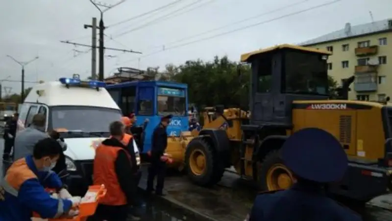 Водителя трамвая, сбившего двух девочек, задержали в Павлодаре