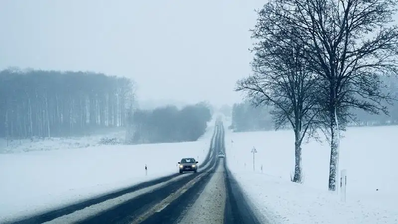 Два человека погибли на трассе в Павлодарской области