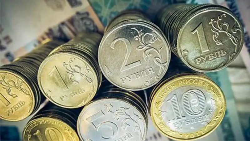 Российский рубль продолжил дешеветь в обменниках Уральска