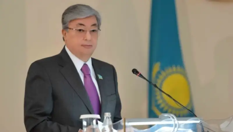 Токаев: ситуация с подготовкой медицинских кадров в Казахстане критичная