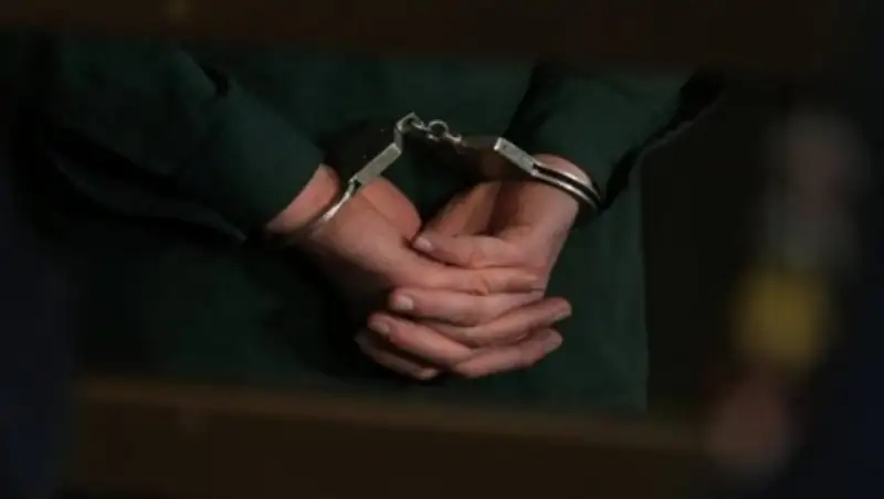 Чиновник вымогал с учителей взятки за аттестацию школ в ЮКО