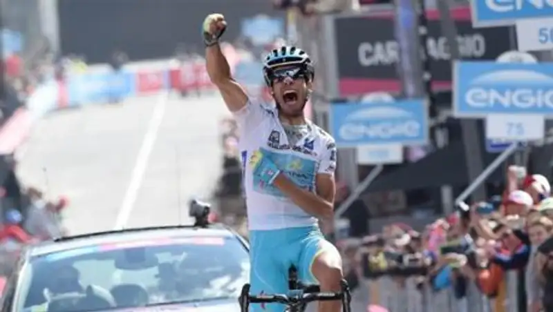 Фабио Ару выиграл второй этап подряд на «Джиро д’Италия»