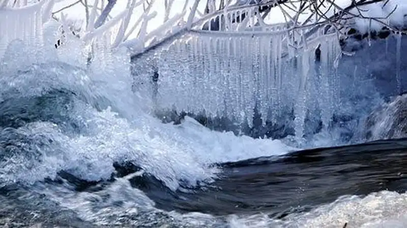 В Астане и 15 областях Казахстана ожидаются гололед, туман и осадки