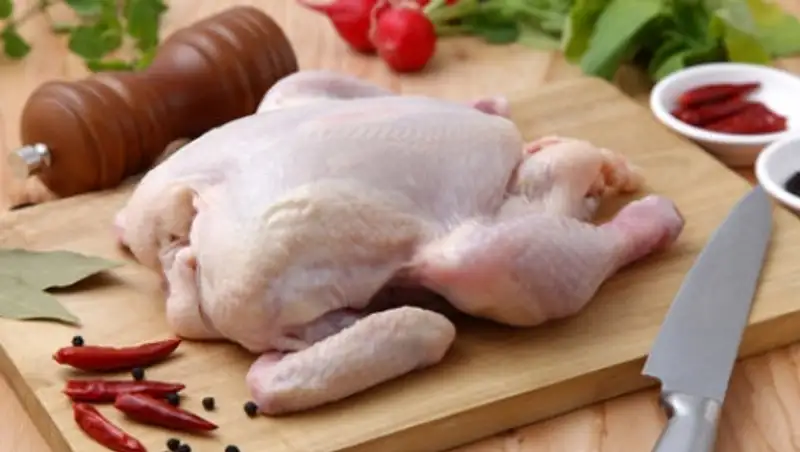 В Алматы сильно подешевело мясо курицы