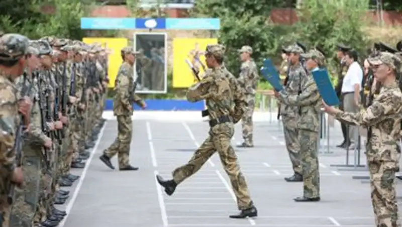 В Алматы отметили день призывника