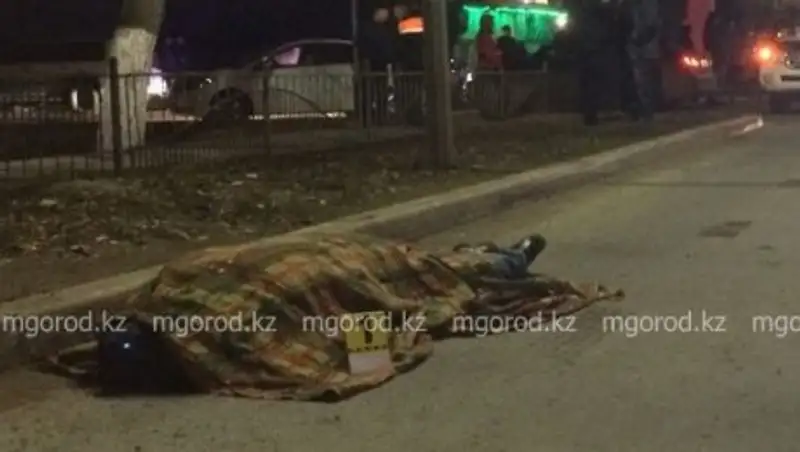 В Уральске водитель внедорожника насмерть сбил девушку