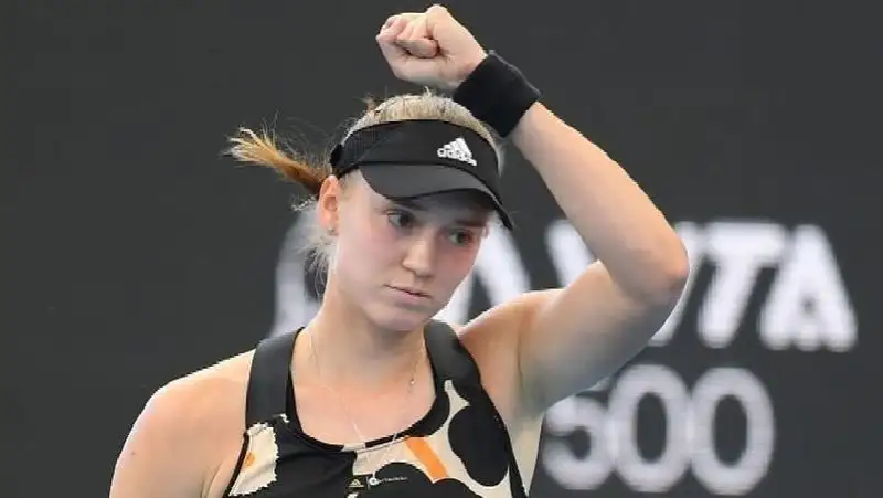 Елена Рыбакина обыграла чемпионку US Open-2021