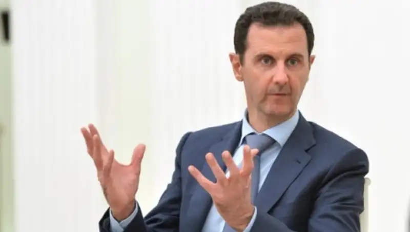 Асад: из-за ряда союзников Париж пока не может бороться с терроризмом