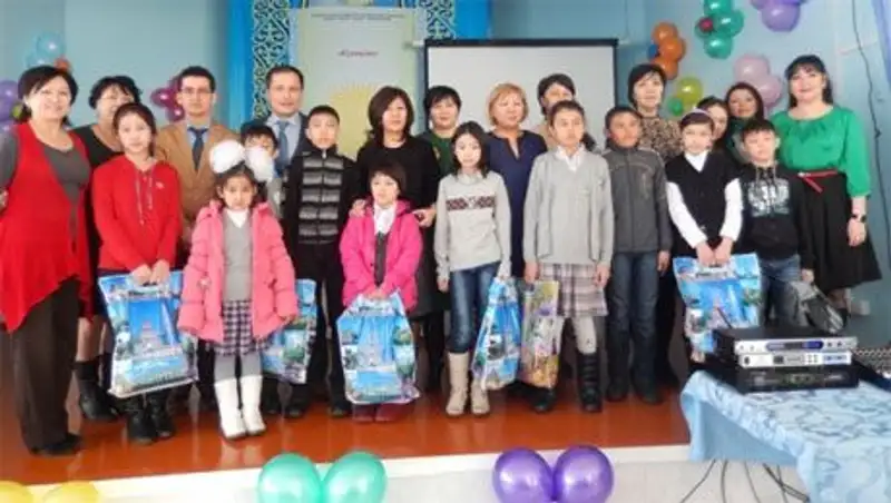 В Астане 15 детей из малообеспеченных семей получили социальную помощь