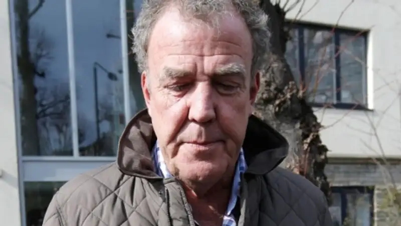 «Простите, спасибо»: скандальный ведущий Top Gear появился на публике впервые после увольнения