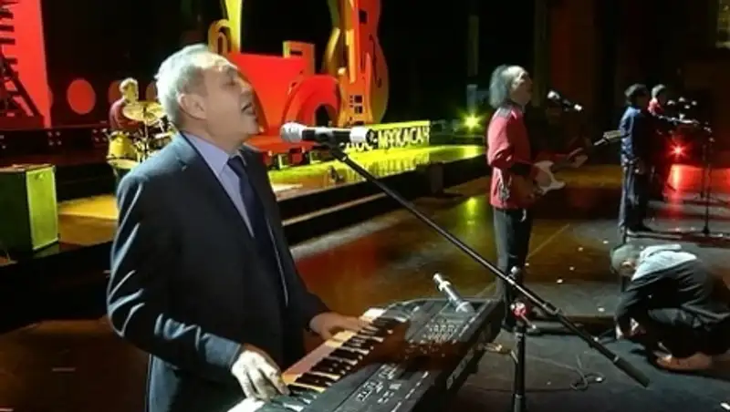 Легендарная группа «Дос-Мукасан» выступила в Алматы