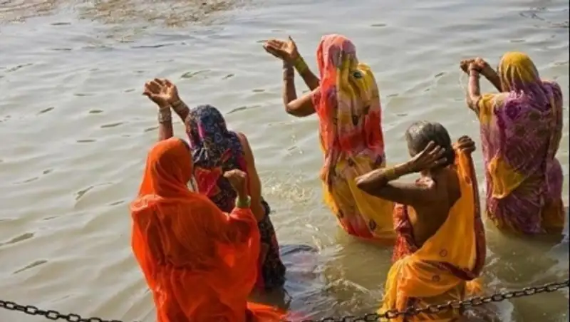 В давке при омовении в индийской реке Годавари погибли 22 человека