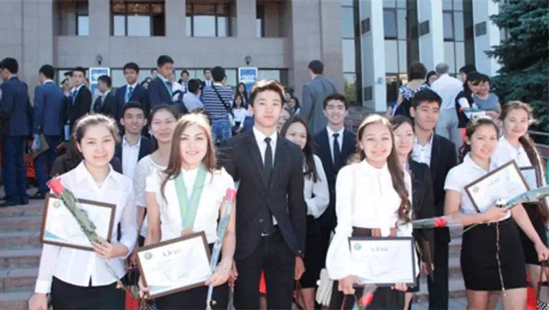 Четвертый год подряд жамбылские школьники признаются лучшими в республике