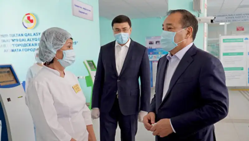 Ералы Тугжанов посетил столичные медучреждения