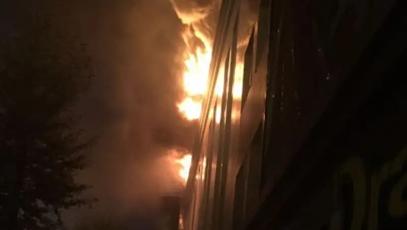 40 человек эвакуировано из горящего кафе «Драфт» в Астане