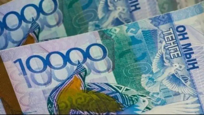 Казахстанцы стали отправлять в Россию средств на 30% больше