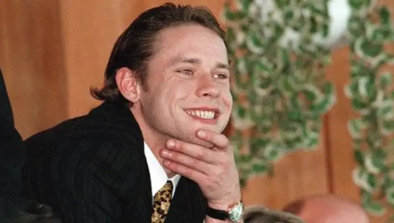 Хоккеист Павел Буре отказался от американского гражданства