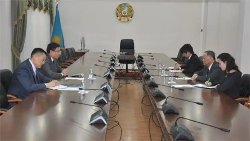 Ерболат Досаев провел встречу с Послом Японии в РК