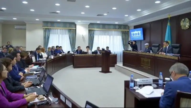 Пленарное заседание Верховного Суда приняло ряд нормативных постановлений