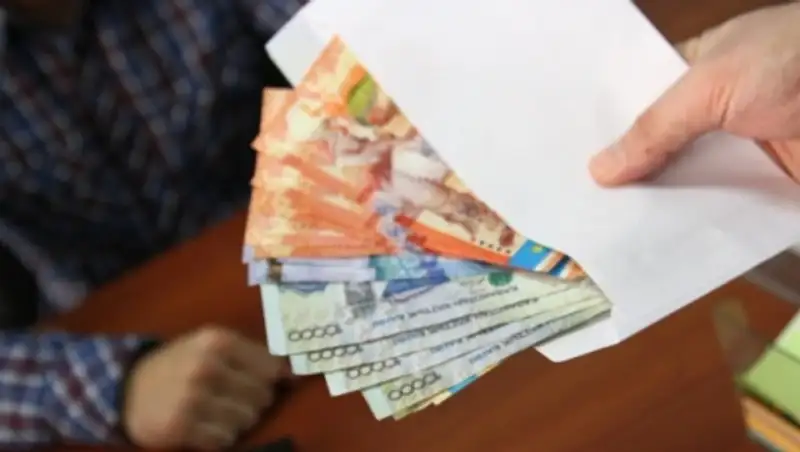 В Атырау следователь оштрафован на 10 миллионов тенге за взятку